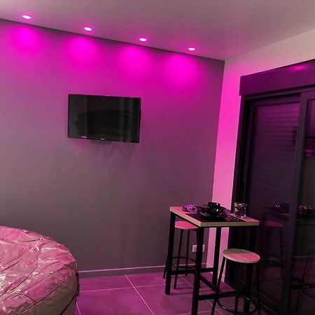 Spa Le Love Saint-Germain-lès-Corbeil Dış mekan fotoğraf